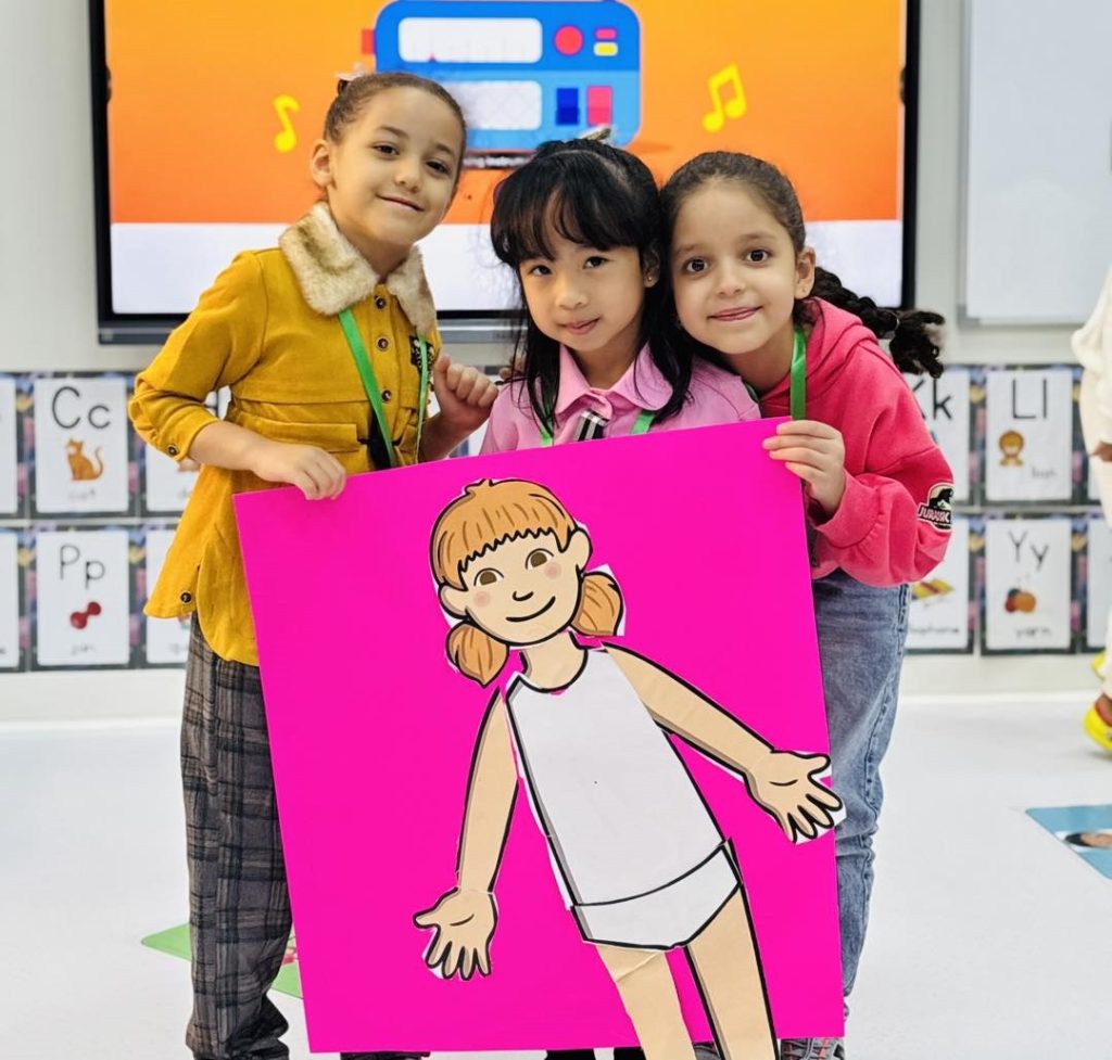 Tiny hands, big imagination!